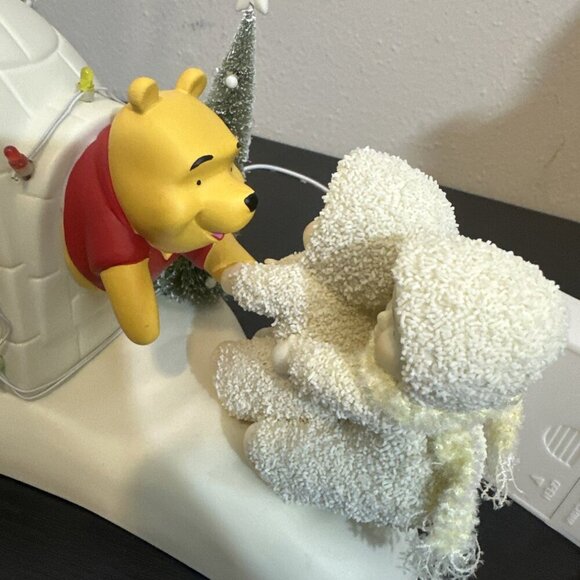 DEPT 56 SNOWBABIES Christmas "We'll Help You Through, Pooh" Lighted Disney Vtg - Picture 4 of 8